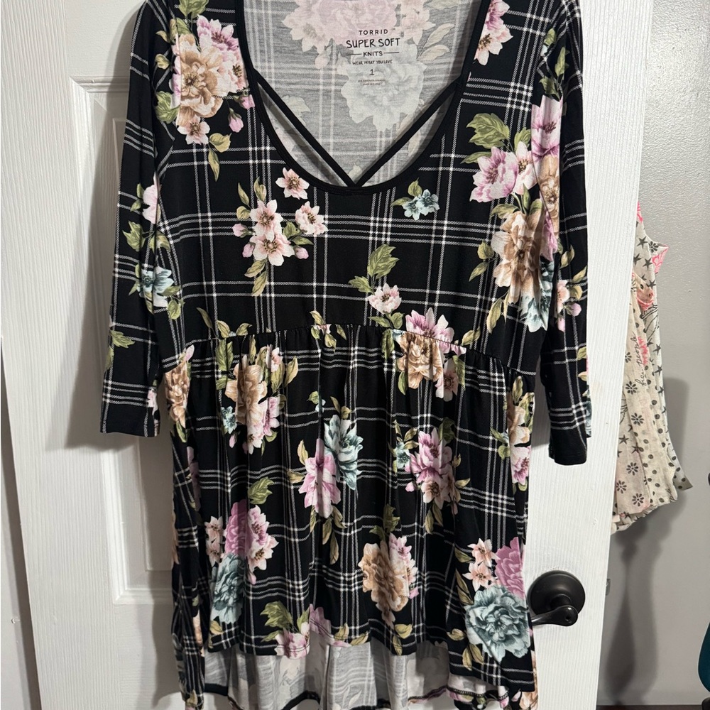 Torrid Black Floral Women's Top